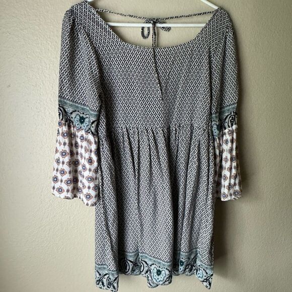 Umgee Printed Boho Flowy Tie Back Dress Size Medium - Picture 9 of 11